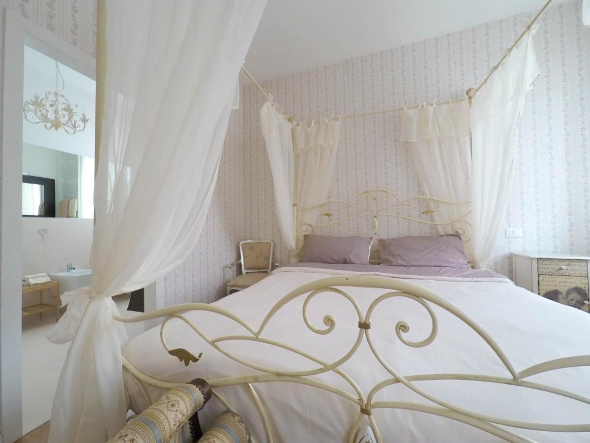 Il Bianconiglio R&B Bed & Breakfast Carraie Exterior photo
